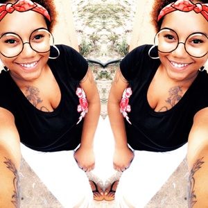 Meet your Posher, Felicia